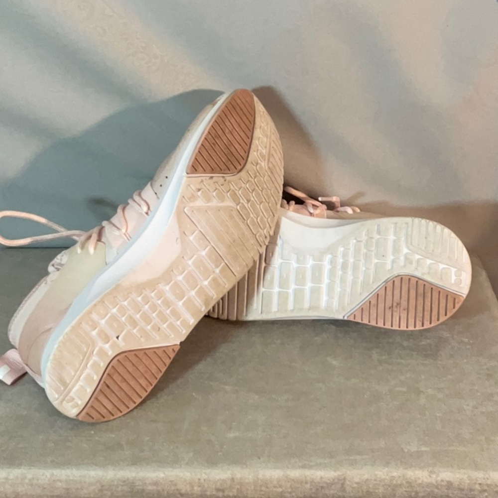Fabletics Pismo Performance Sneakers - image 7